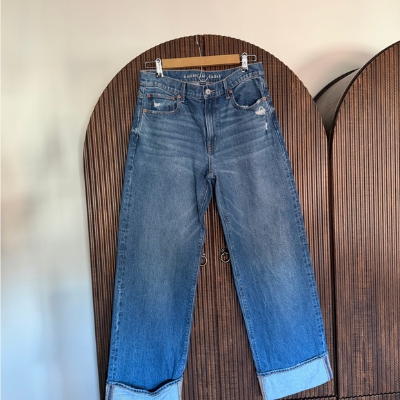American Eagle Outfitters Denim - American Eagle women’s Stretch Denim cuffed Jeans size 6